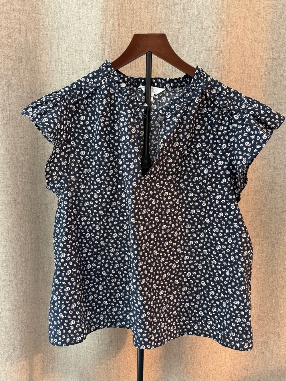 Time and Tru Navy and White Floral Cap-Sleeve Blouse